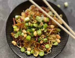 Wok de légumes croquants et ses nouilles sautées