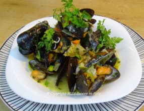 Moules marinières aux fines herbes