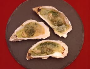 Huître au four beurre persillé