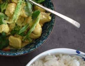 Curry de poulet aux légumes verts