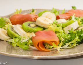 Salade de truite fumée aux fruits d’hiver