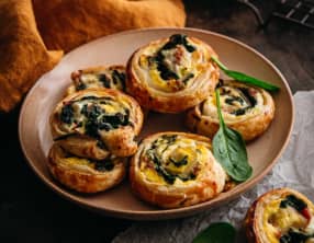 Feuilletés roulés épinards, ricotta et jambon