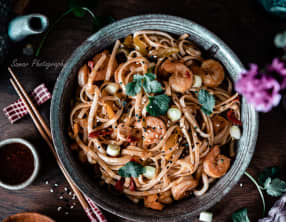 Nouilles chinoises aux crevettes et poivrons
