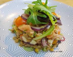 Salade de lentilles blondes au saumon, pomme Granny Smith, tomates cerises