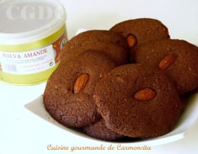Biscuits à l'halva d'amandes et ganache chocolat noir
