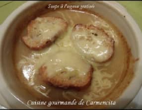 Soupe à l'oignon gratinée au Comté