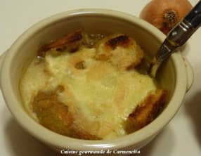 Soupe gratinée à l'oignon et au Munster