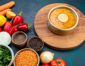 Potage végétarien aux lentilles corail et légumes