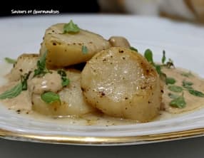 Coquilles St-Jacques sautées, sauce au foie gras