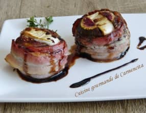 Figues rôties farcies au chèvre et crème de vinaigre balsamique au miel