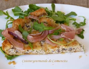 Tarte fine aux champignons, mozzarella et Speck