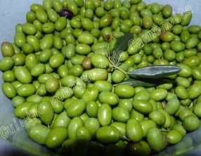 Préparation d'olives vertes