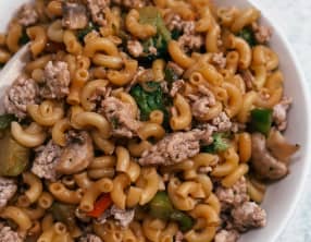 Macaroni chinois au porc haché et aux brocolis