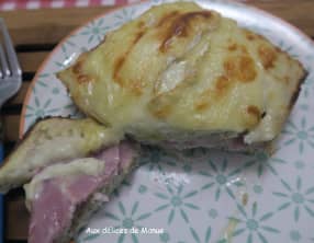 Croque monsieur au camembert et béchamel