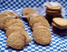 Sablés rustiques au seigle et aux épices