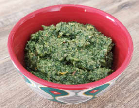 Pesto de fanes de carotte