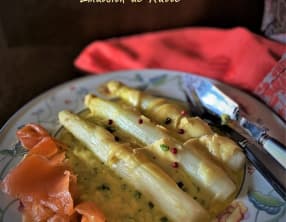 Asperges blanches au vieux Comté et émulsion de ratte
