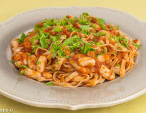 Tagliatelles de petit épeautre aux haricots blancs et à la bolognaise