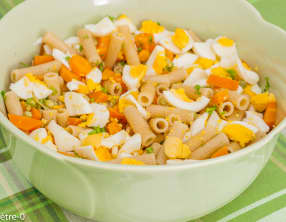 Salade de pâtes aux légumes et oeufs