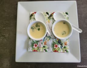 Velouté de pommes de terre, fromage et basilic
