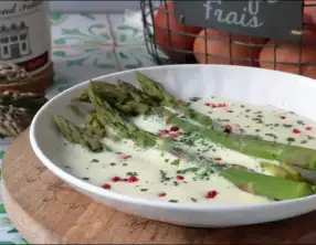 Asperges vertes et sabayon à la moutarde