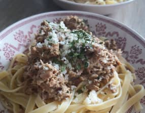 Tagliatelles au thon et curry