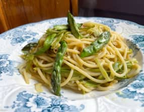 Linguine aux asperges vertes et au citron