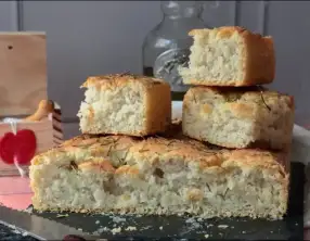 Focaccia italienne au romarin