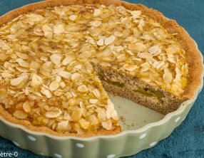 Tarte aux amandes et à la rhubarbe