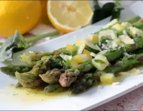 Asperges vertes aux herbes et au citron confit