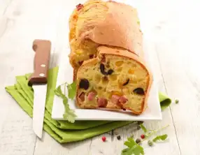 Gâteau léger au jambon et aux olives