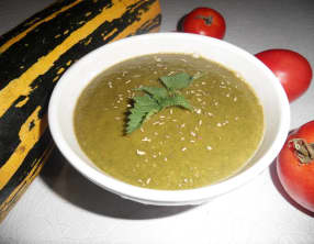 Gaspacho de tomates, courgettes et orties