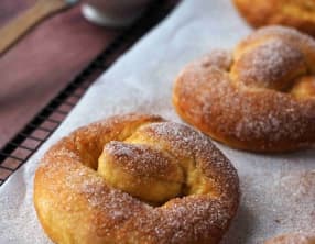 Bretzels à la cannelle
