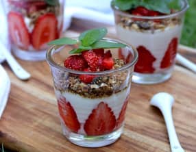 Verrines fraises granola