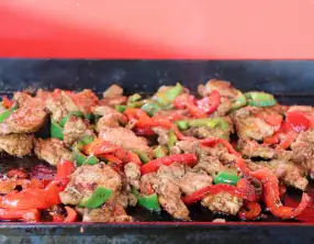 Plancha de filet mignon et poivrons