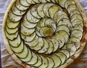 Tarte fine aux courgettes et moutarde