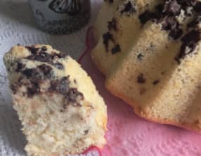 Gâteau de Savoie aux pépites de chocolat