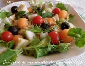 Méli-mélo d'été au melon et mozzarella