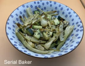 Salade de fenouil rôti et concombre au sumac