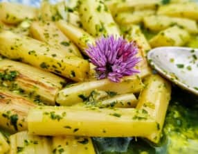 Asperges cuisson à la poêle et sauce basilic