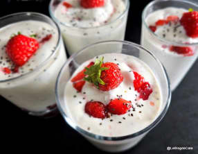 Verrines aux fraises, fromage blanc et graines de chia