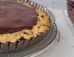 Galette sablée et son glaçage chocolat