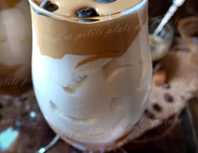 Café liégeois revisité avec une mousse Dalgona