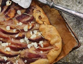 Tarte pêche romarin et fleur d'oranger