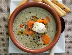 Soupe aux fanes de carottes