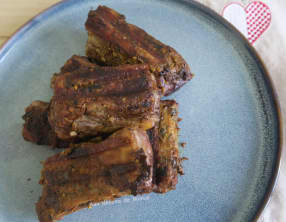 Ribs de porc au curry au grill-plancha