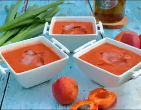 Gaspacho aux tomates abricots et verveine