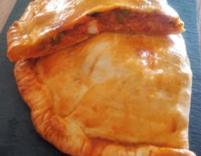 Coca espagnole au poivron et au thon