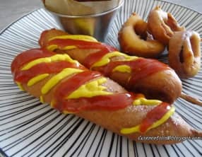 Corn-dogs knackies et frites au four