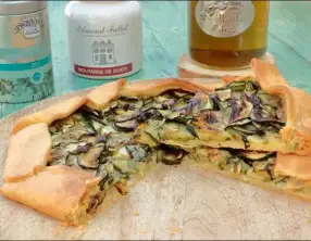 Tarte rustique aux courgettes marinées